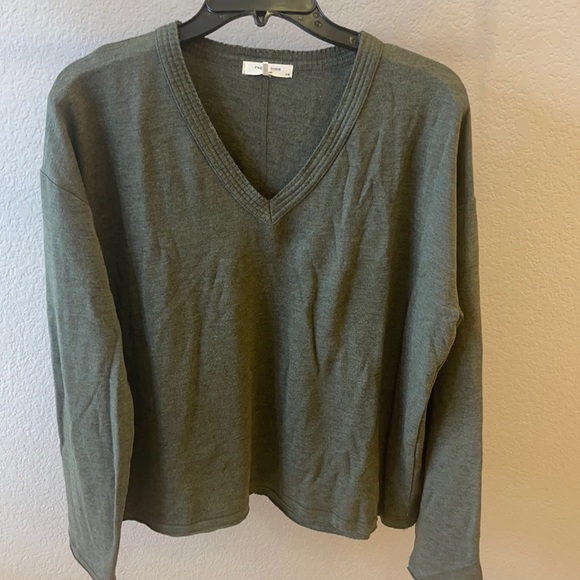 rag & bone Tops - rag & bone Olive Green V-neck Knit Top EUC
